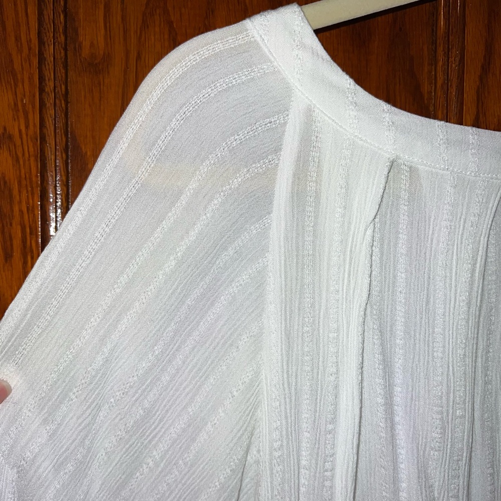 Universal Thread White Flowy Blouse - image 3